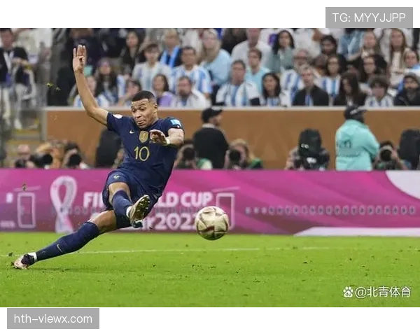 姆巴佩2022世界杯决赛上演帽子戏法，成就法国足球新传奇